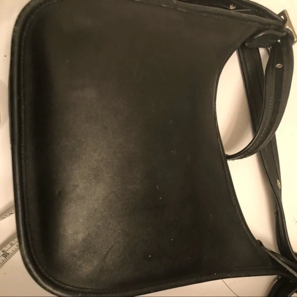 COACH vintage black leather messenger shoulder bag